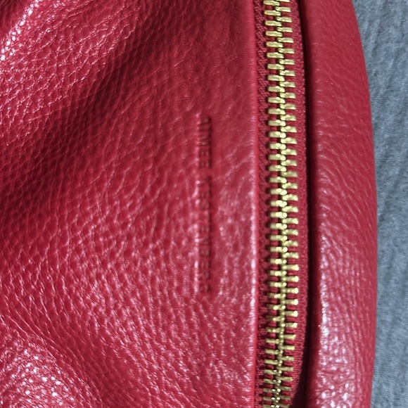 Red leather - Picture 5 of 5